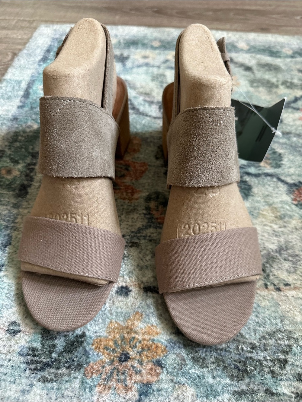 TOMS Poppy Leather Block Heel Sandal Taupe Size 6.5 - Picture 5 of 10